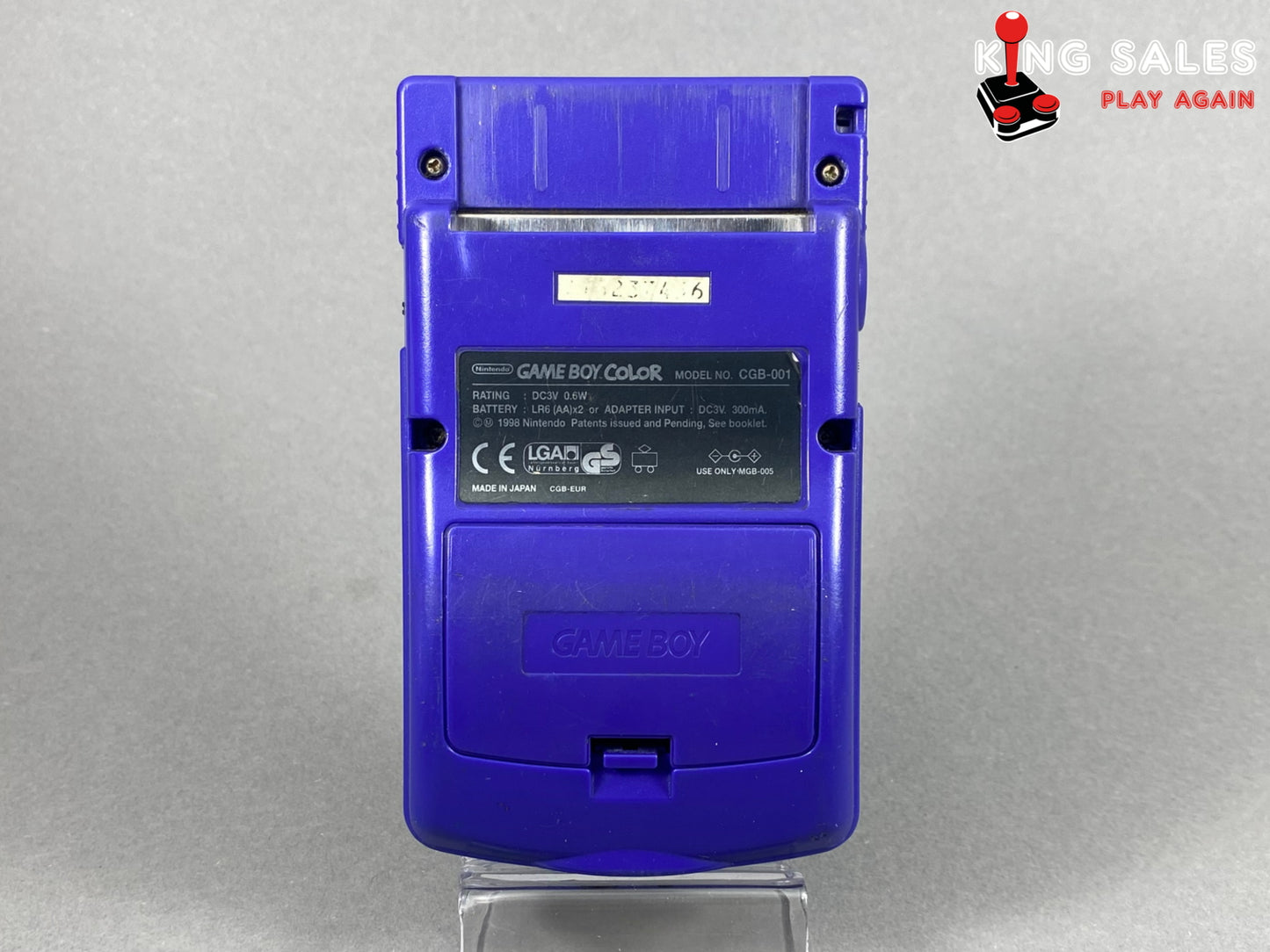 Game Boy Color Konsole in lila von hinten