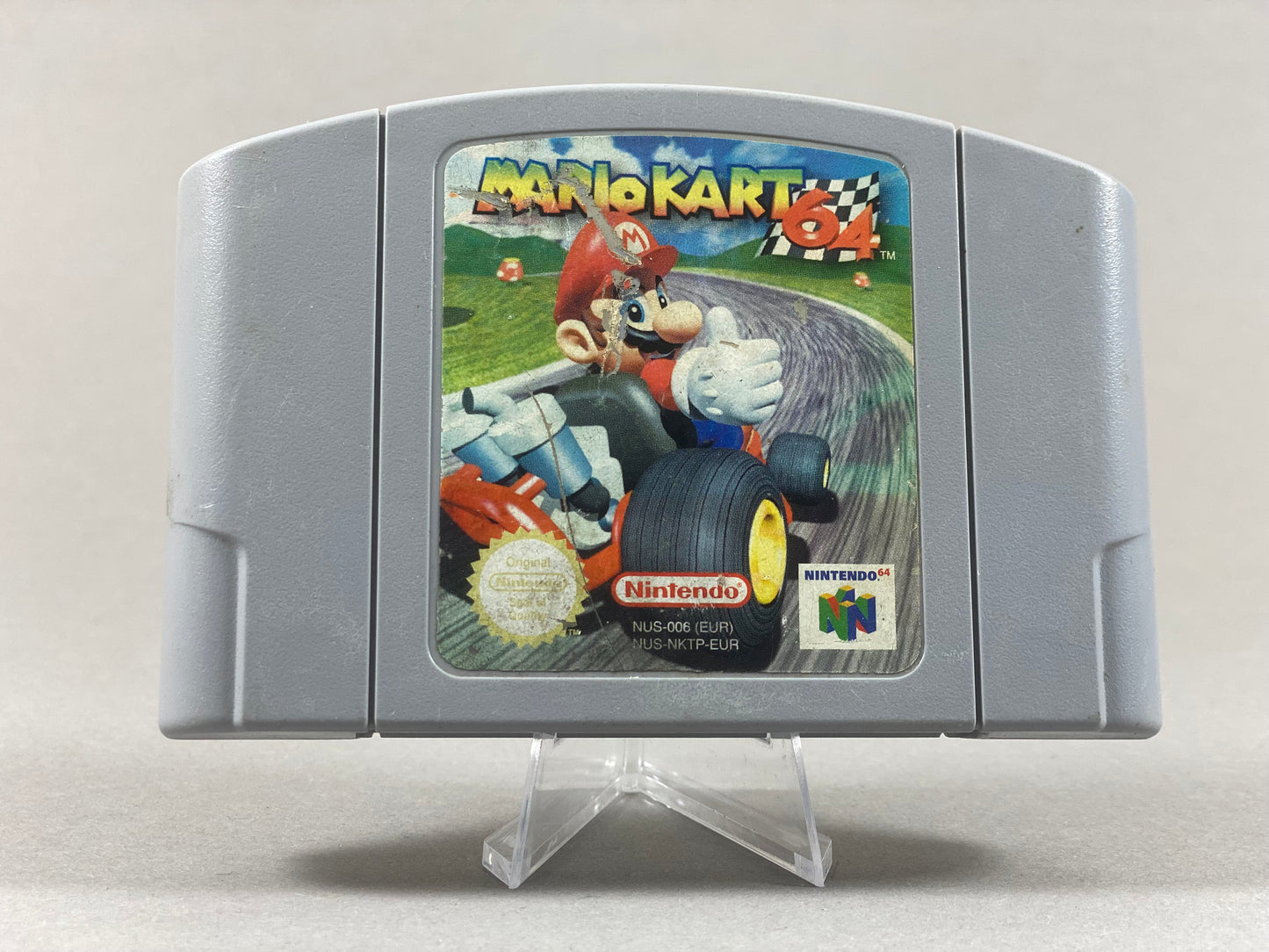 Nintendo 64 Videospiel Modul Mario Kart 64 von vorne gebraucht