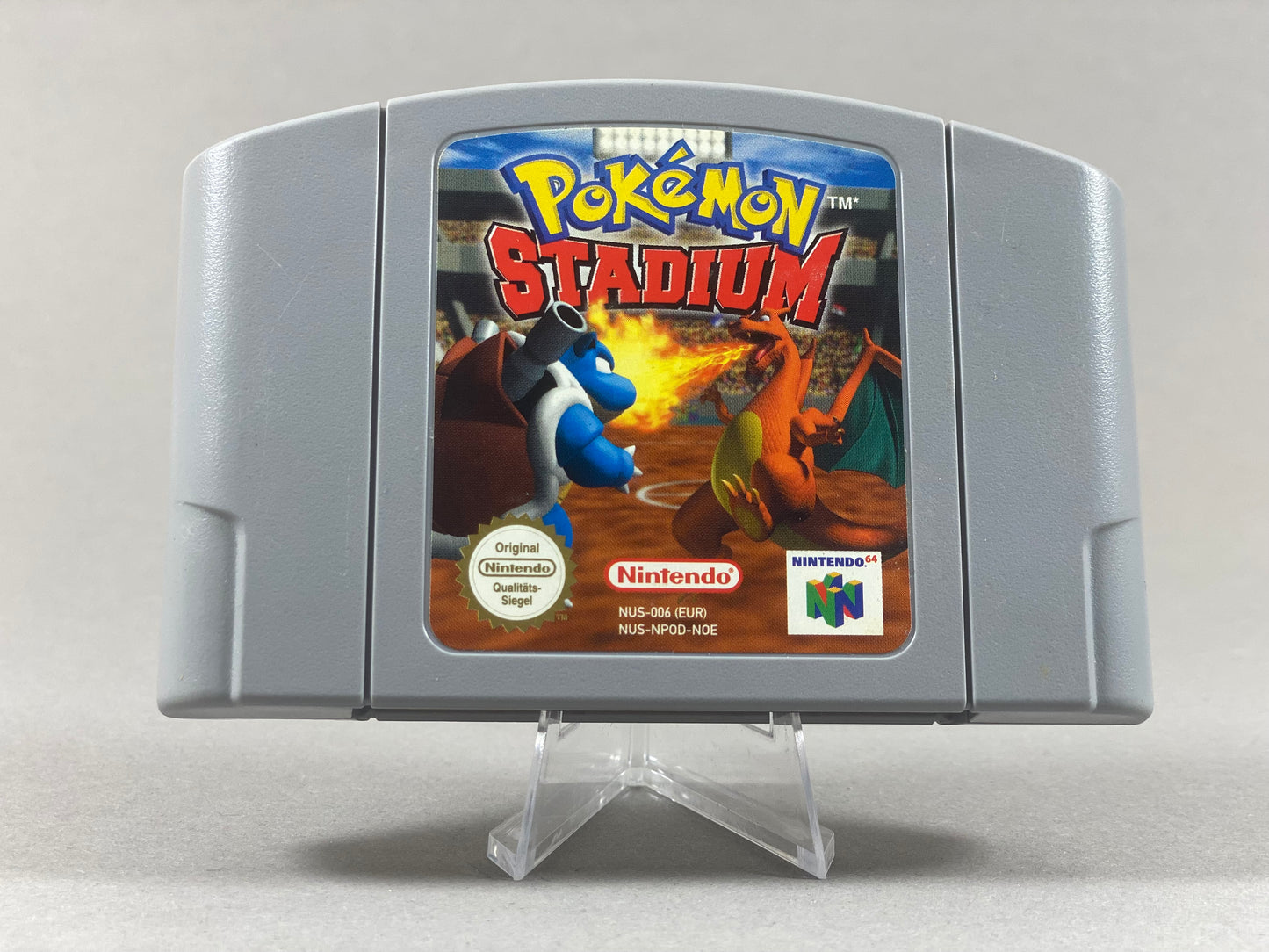 Nintendo 64 Videospiel Modul Pokémon Stadium von vorne in gutem Zustand