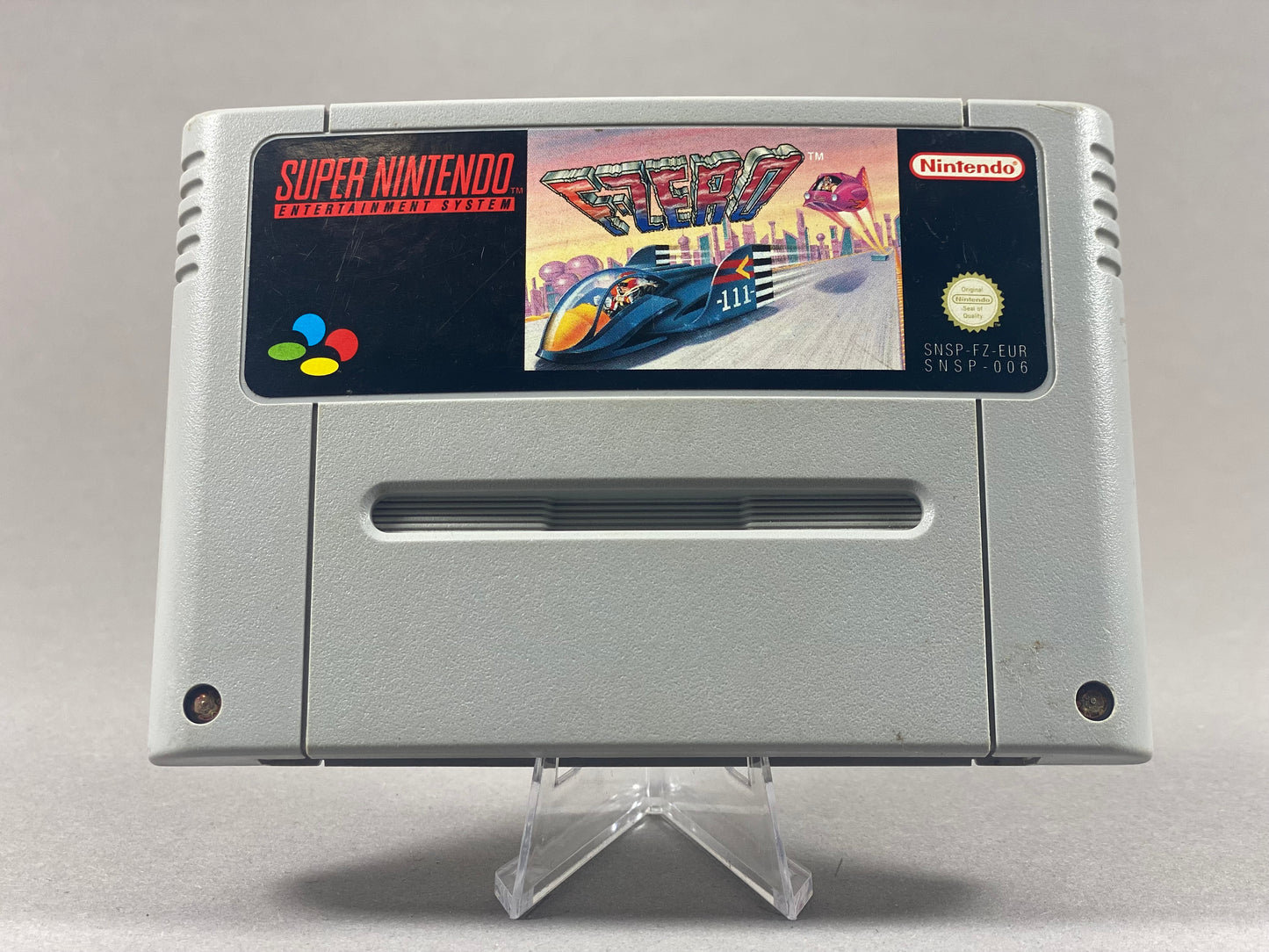 Super Nintendo Videospiel F-Zero Modul von vorne