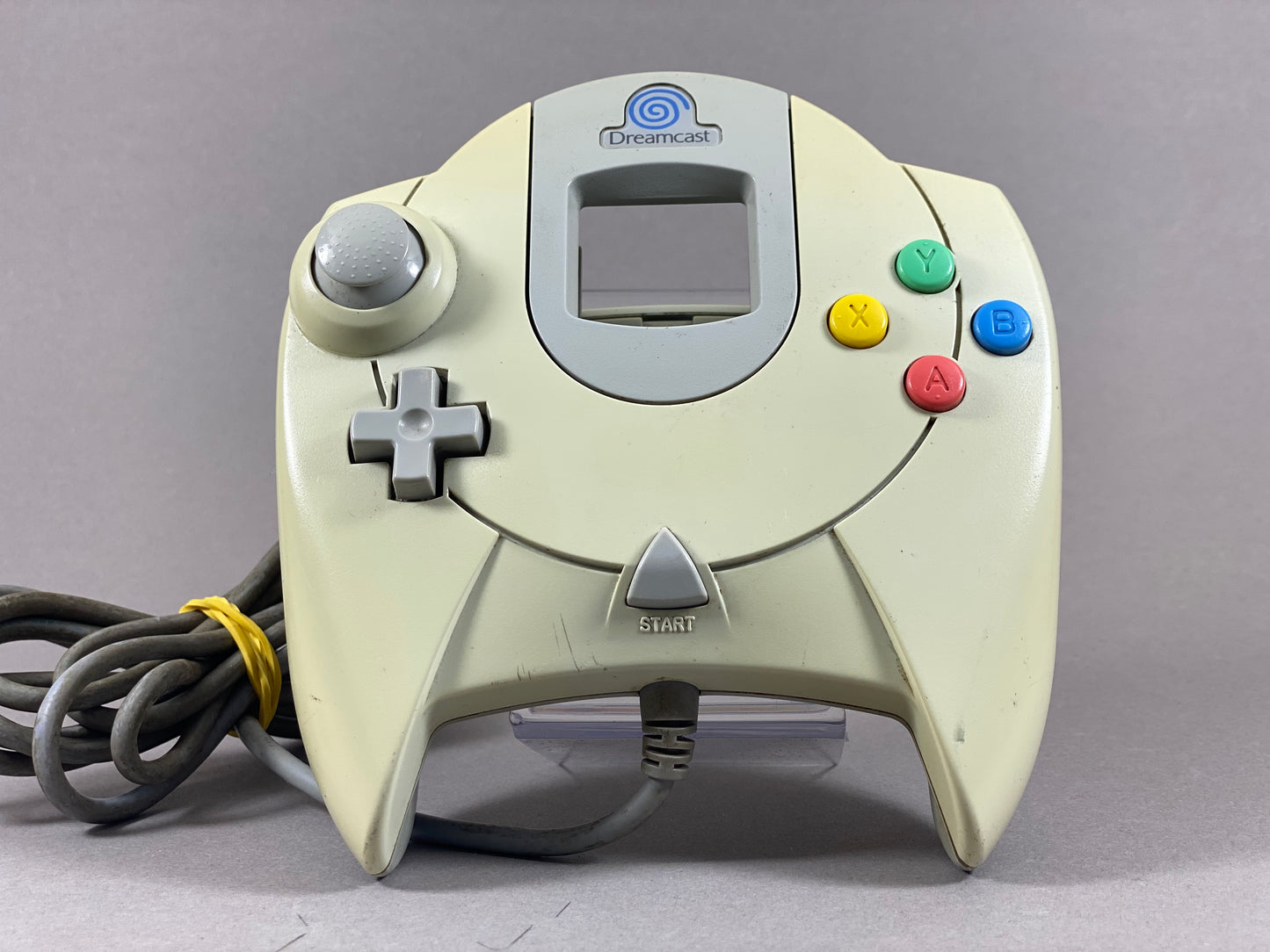 Sega Dreamcast Controlle in stark gebrauchtem 
Zustand