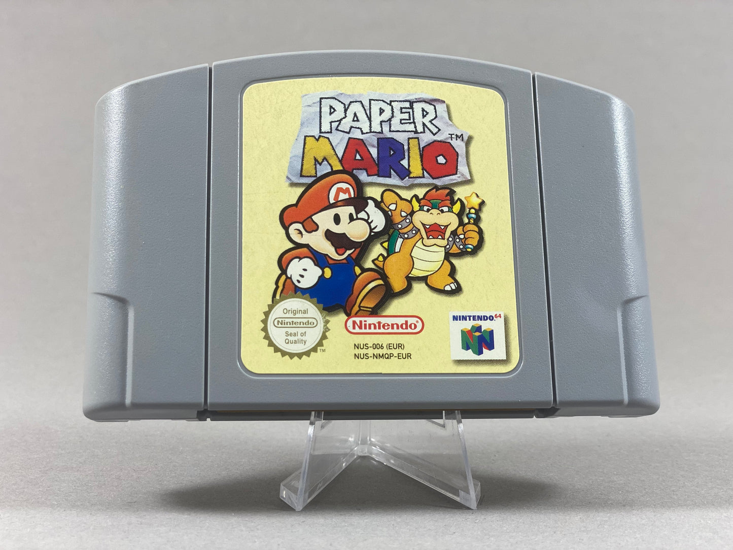 Nintendo 64  Videospiel Modul Paper Mario von vorne