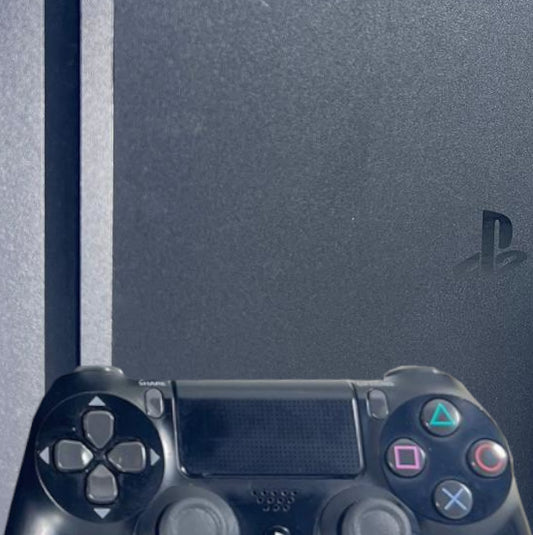 PlayStation 4 Slim Konsole mit Controller in schwarz