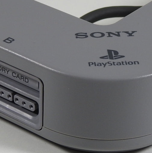 PlayStation 1 Zubehör Multitap von vorne