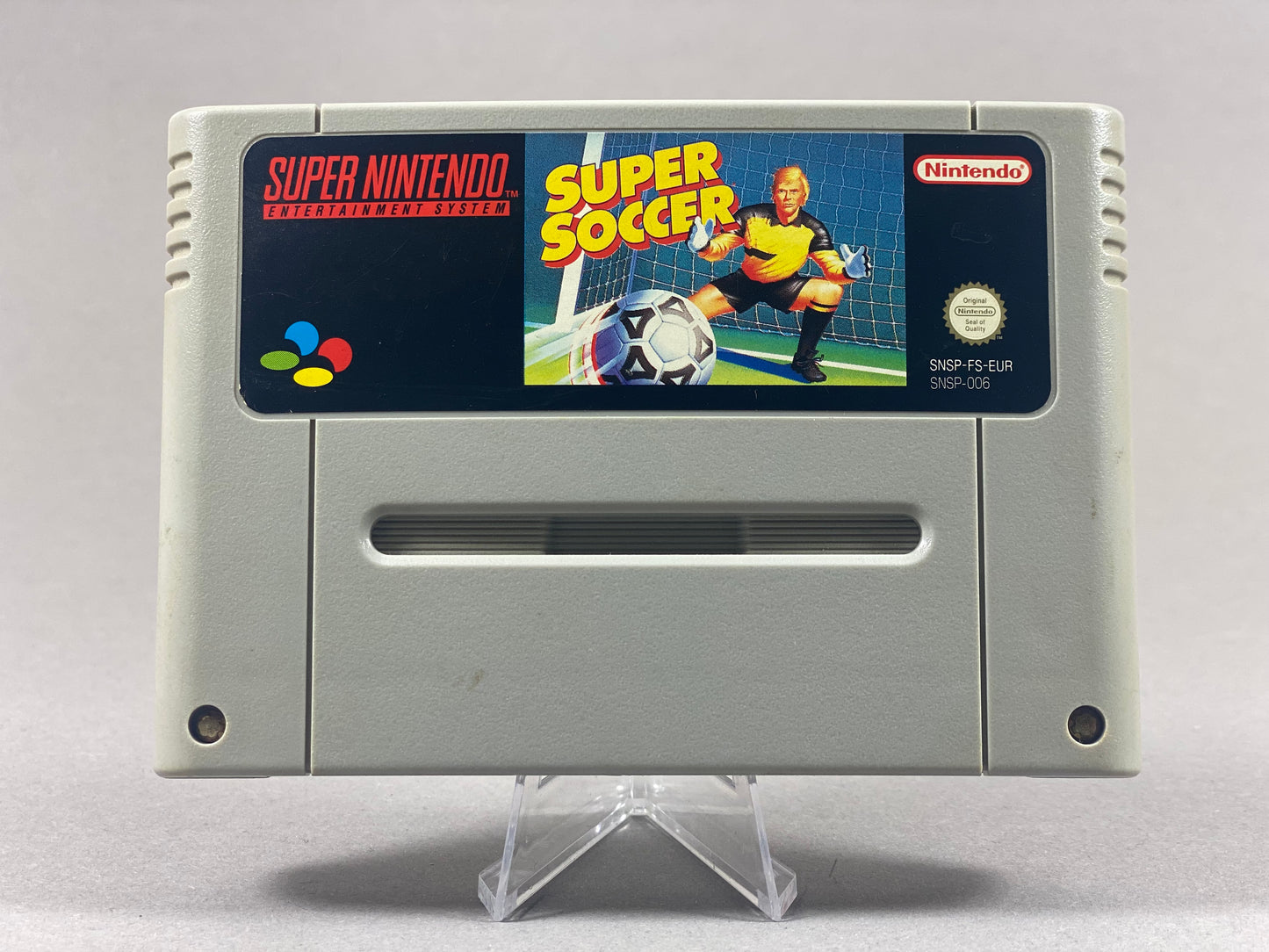 Super Nintendo Videospiel Super Soccer Modul von vorne